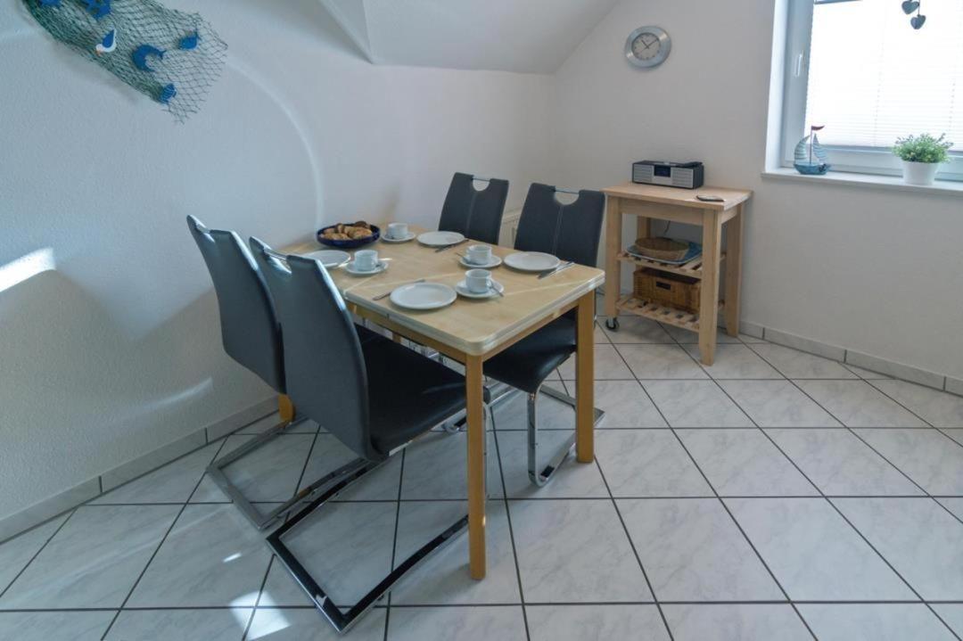 Ferienwohnung-Noerddiek-Strandnaehe-Meerblick Norddeich  Exterior photo
