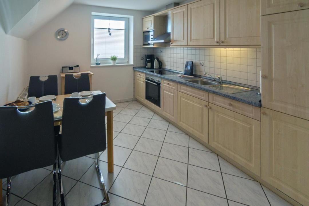 Ferienwohnung-Noerddiek-Strandnaehe-Meerblick Norddeich  Exterior photo